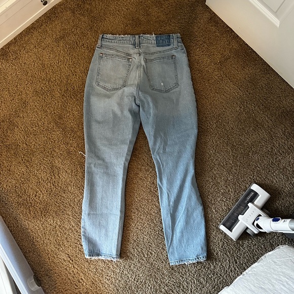 Abercrombie & Fitch “The Mom” curve love jeans - Picture 2 of 3